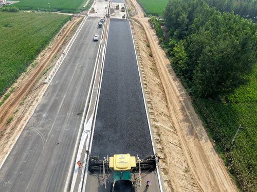 德州兩條高速公路建設取得新進展，公路與路面工程穩步推進