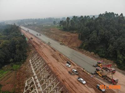 成宜高速眉山段路面工程全面啟動，區域交通迎來新篇章